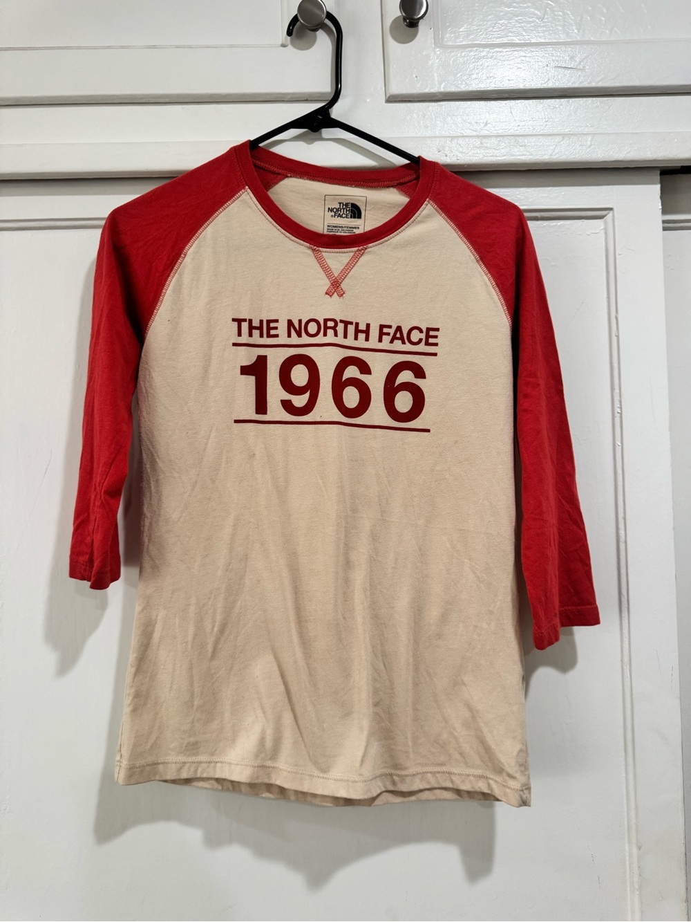 The North Face womenโs 1966 Raglan Baseball Tee - Cream & burnt red